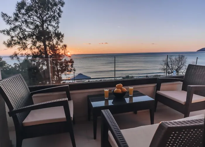 Apartments Kuce Lekovica Beach & Snack Bar- Bistro